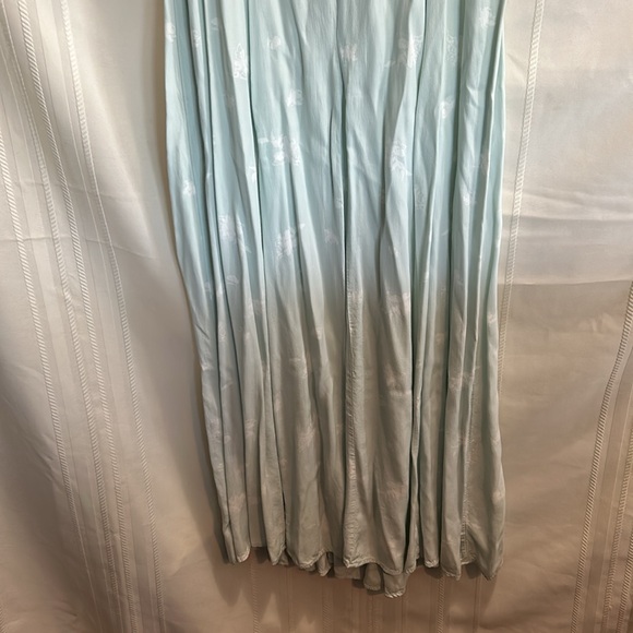 Dress - Picture 2 of 8